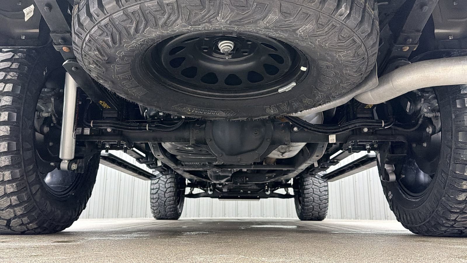 Used 2025 GMC Canyon AT4 w/ AT4X Package image 17