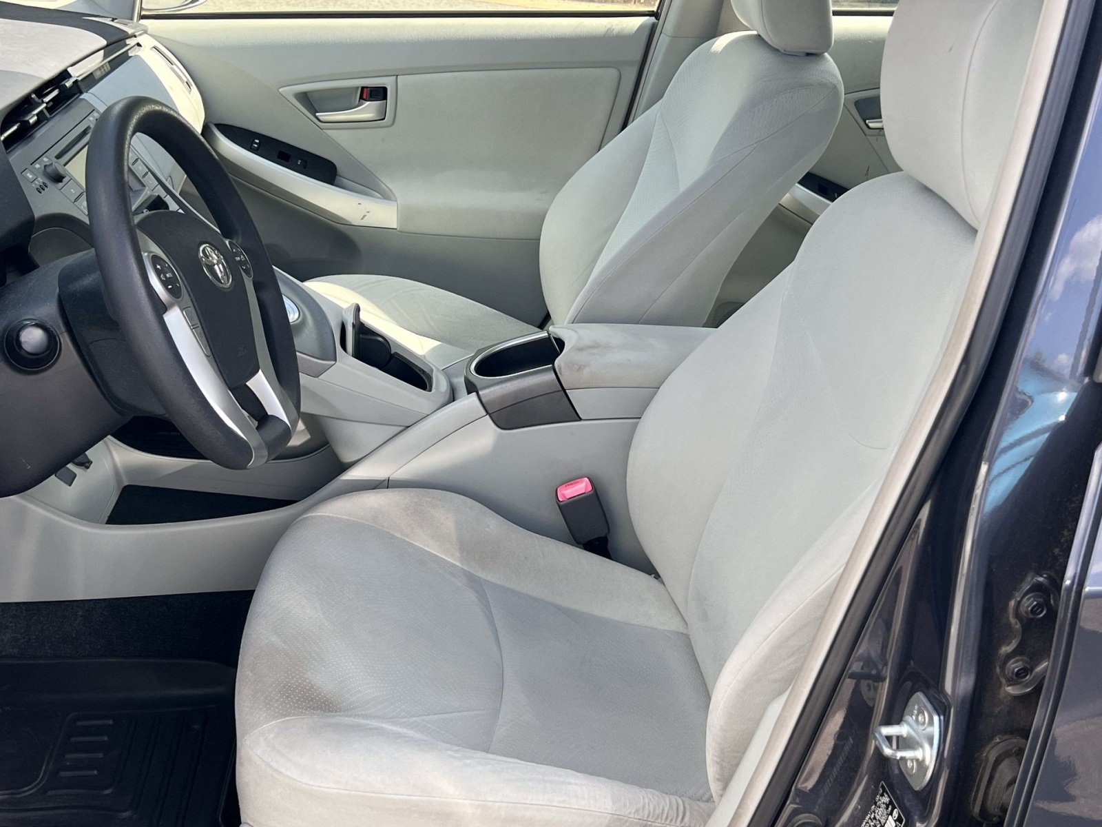 Used 2012 Toyota Prius Three w/ Solar Roof Pkg FWD image 11