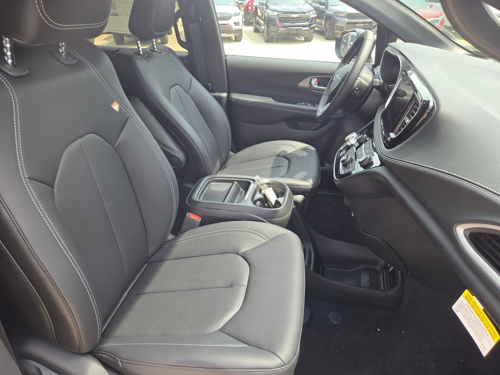 New 2027 Chrysler Pacifica Select FWD image 23