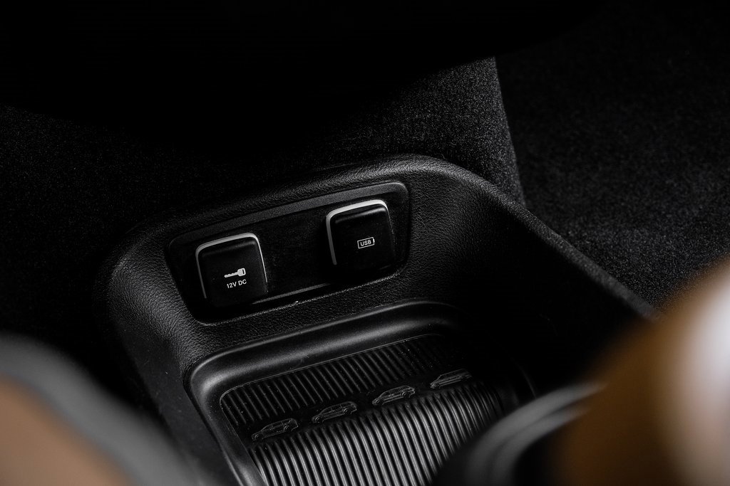 Used 2018 Chrysler Pacifica Limited image 41