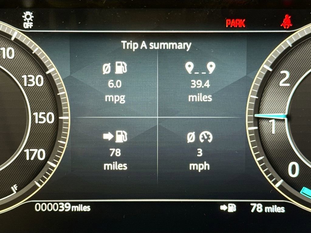 Used 2025 Jaguar F-PACE R-Dynamic S image 11