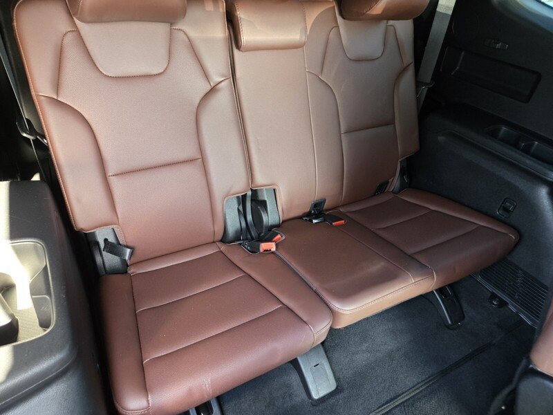 Certified 2024 Kia Telluride EX w/ EX Captain's Chair Package AWD/4WD image 15