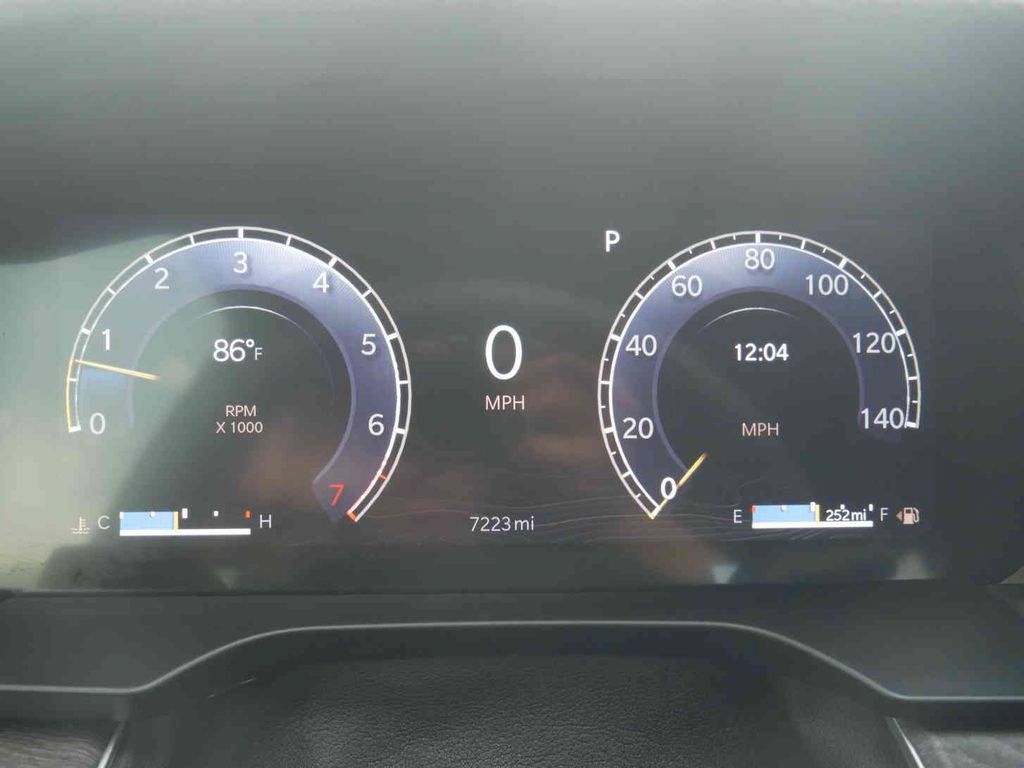Certified 2025 Jeep Grand Cherokee Limited w/ Luxury Tech Group II AWD/4WD image 41