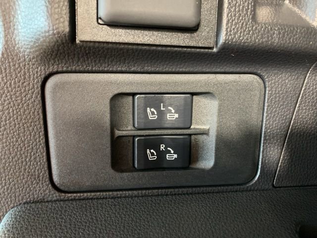 Used 2025 Lexus LX 700h Overtrail image 14