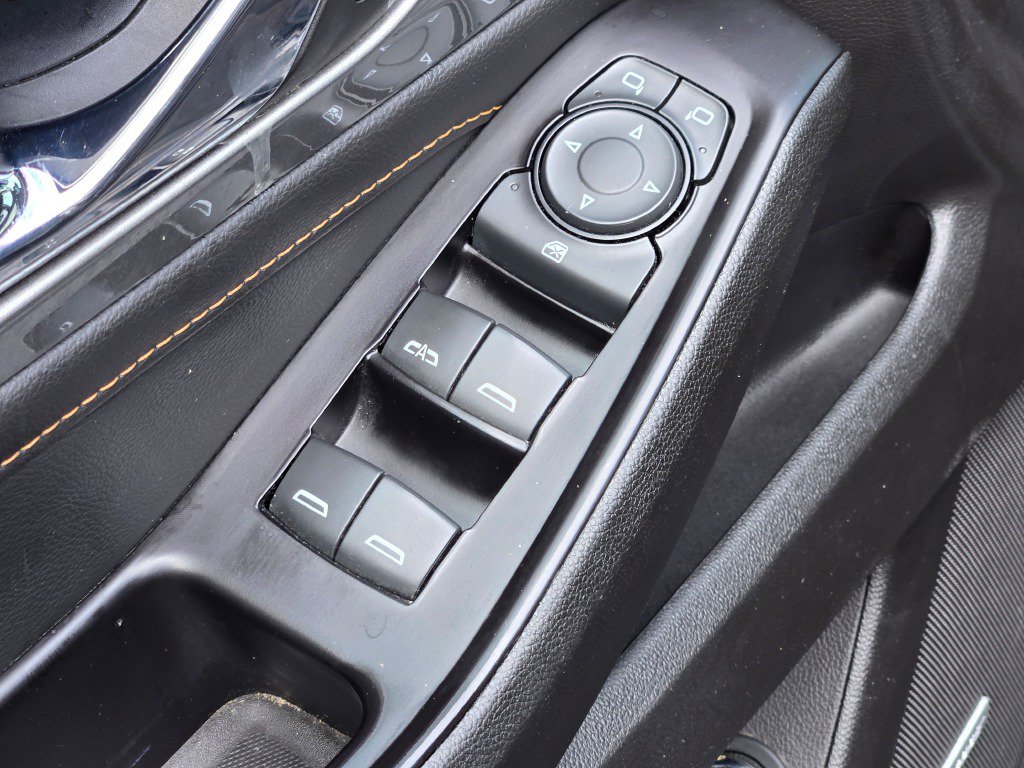 Certified 2019 Chevrolet Traverse LT w/ LT Premium Package FWD image 20