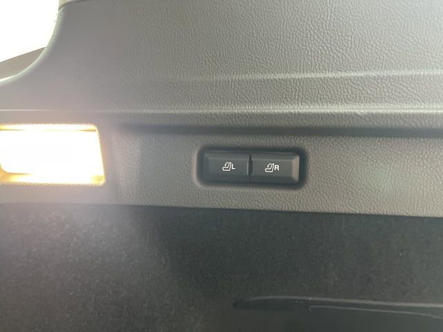 Used 2021 Lincoln Corsair AWD w/ Premium Package image 13