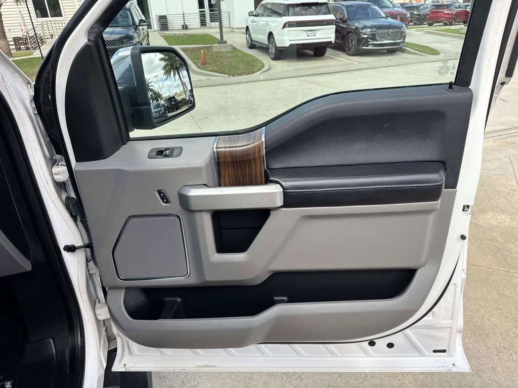 Used 2017 Ford F150 Lariat image 15