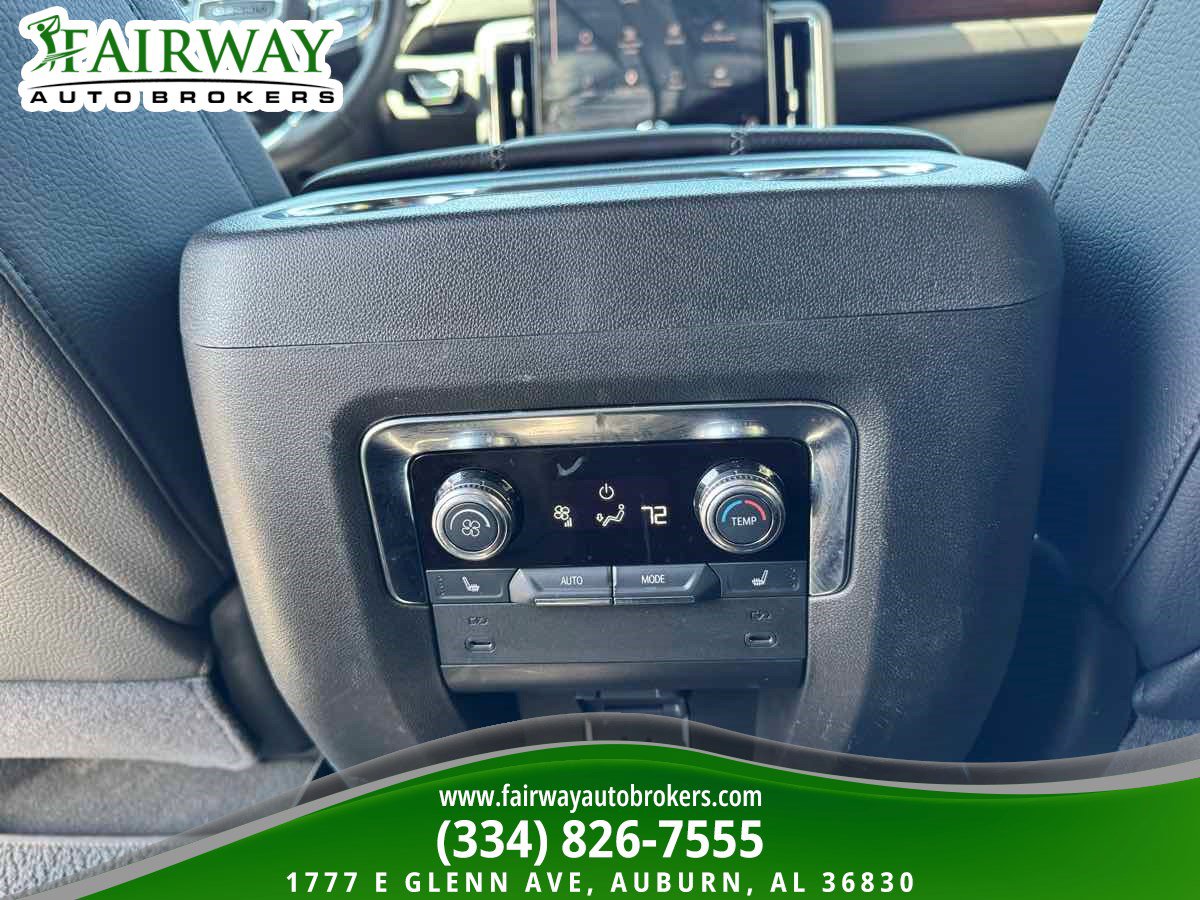 Used 2025 GMC Yukon Denali AWD/4WD image 31