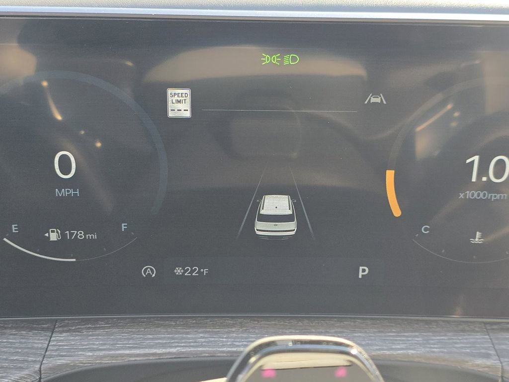 Used 2024 Hyundai Santa Fe Limited image 29