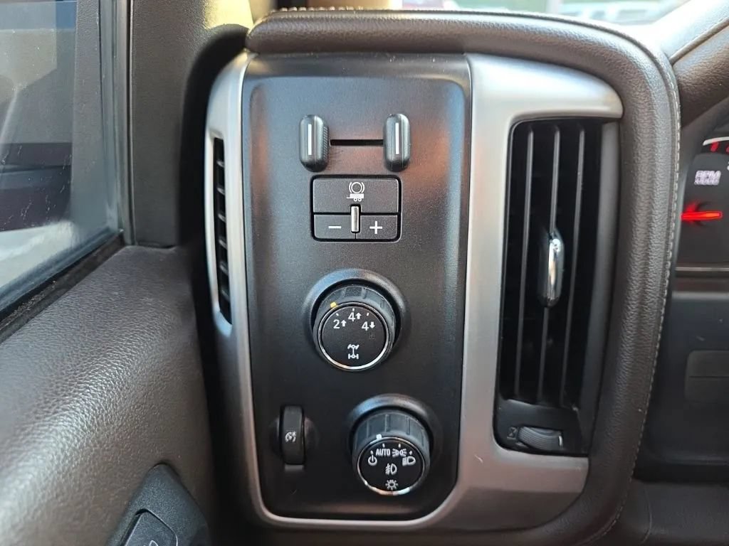 Used 2016 GMC Sierra 2500 SLT w/ Duramax Plus Package AWD/4WD image 27