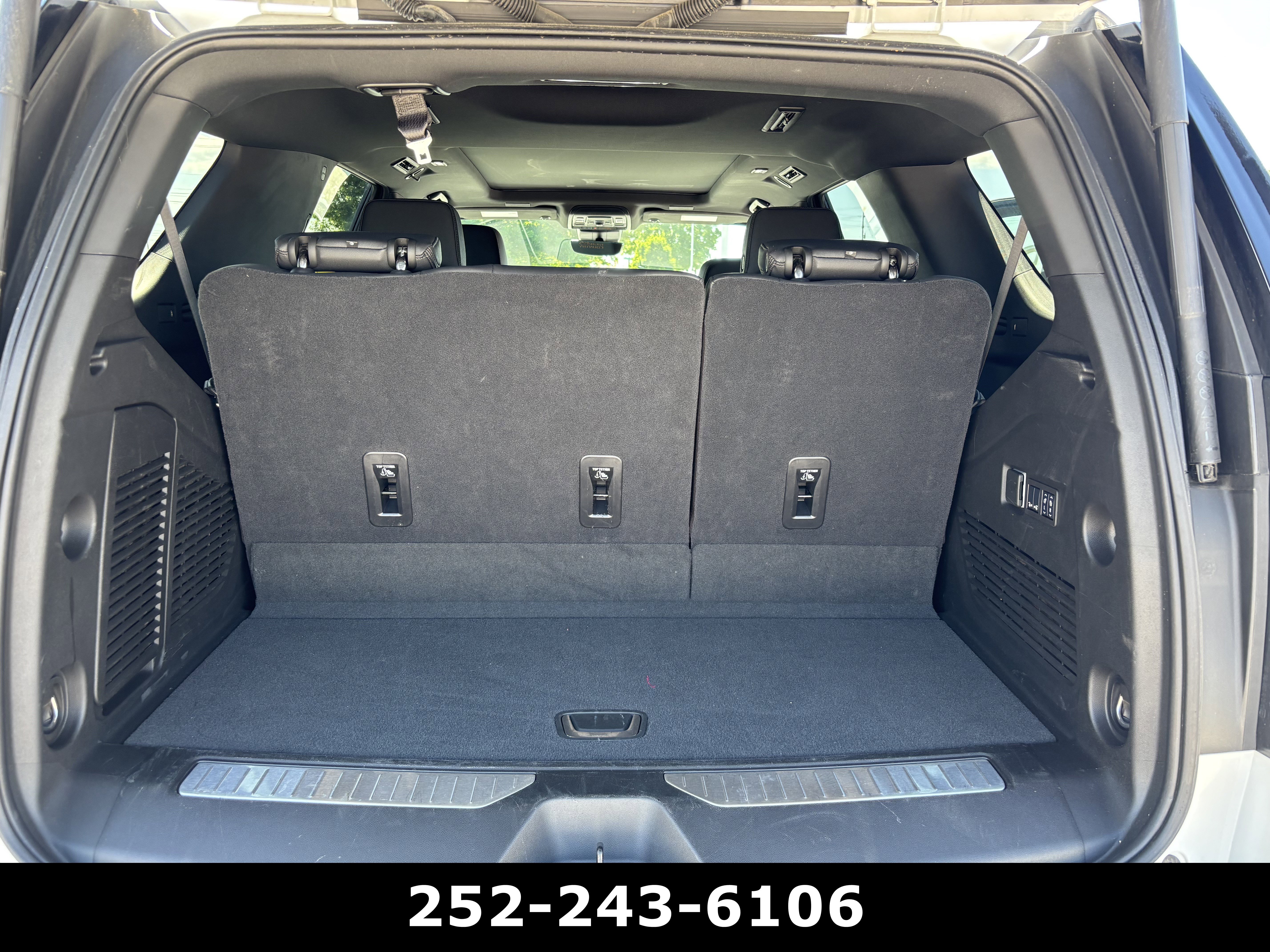 Used 2025 Chevrolet Tahoe High Country AWD/4WD image 25