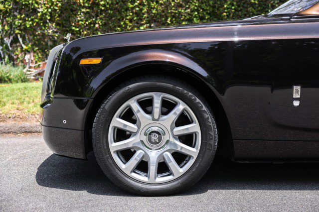 Used 2015 Rolls-Royce Phantom Drophead Coupe image 9