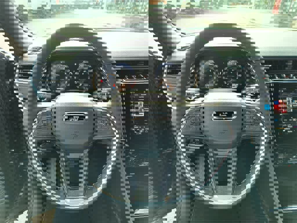 New 2025 Jeep Grand Cherokee L Laredo image 14