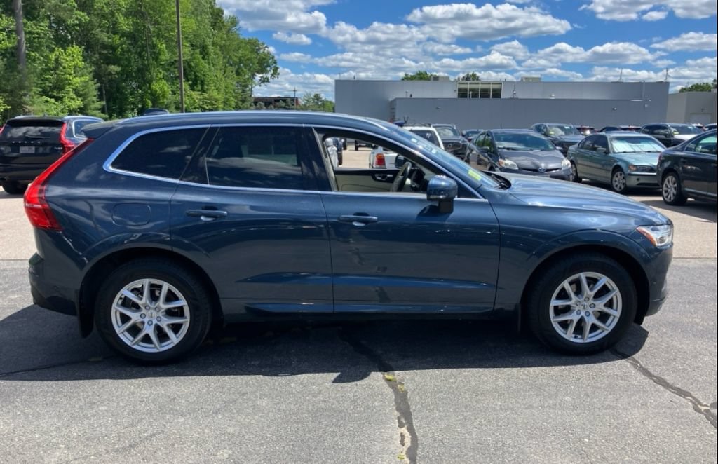 Used 2019 Volvo XC60 T5 Momentum w/ Premium Package AWD/4WD image 3