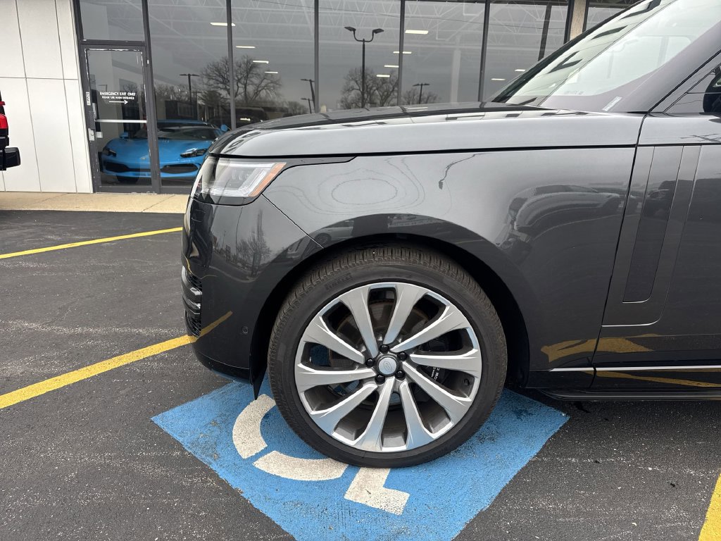Used 2025 Land Rover Range Rover SE AWD/4WD image 19