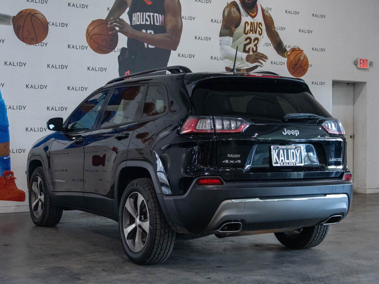 Used 2022 Jeep Cherokee Limited AWD/4WD image 22