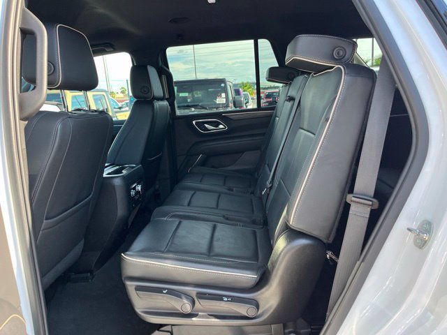 Used 2024 GMC Yukon SLT AWD/4WD image 17