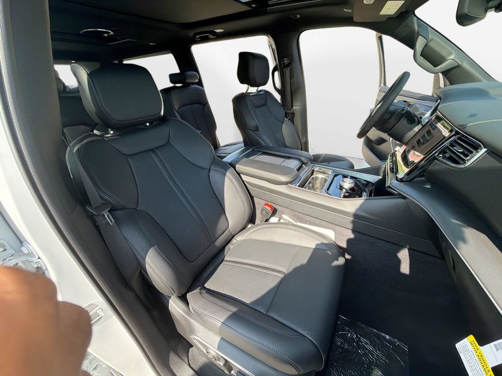 New 2026 Jeep Grand Wagoneer L Limited AWD/4WD image 28
