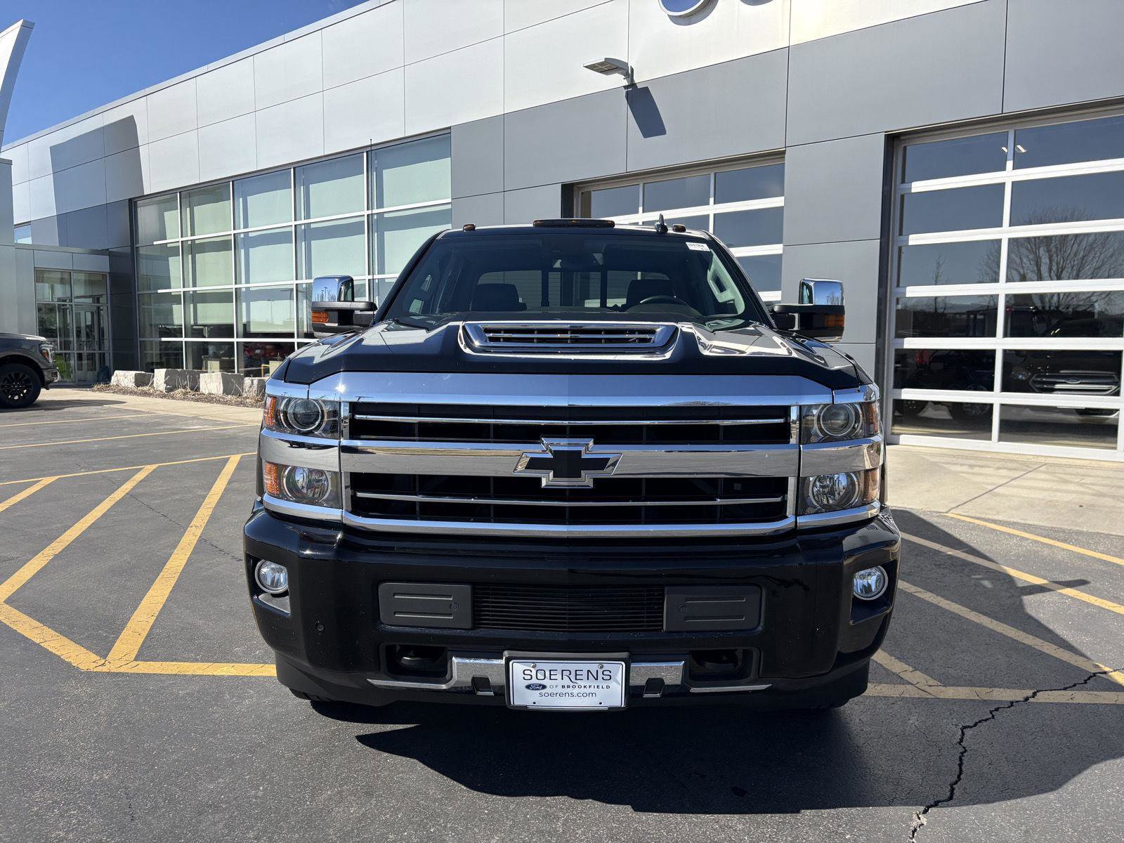 Used 2019 Chevrolet Silverado 3500 High Country image 2