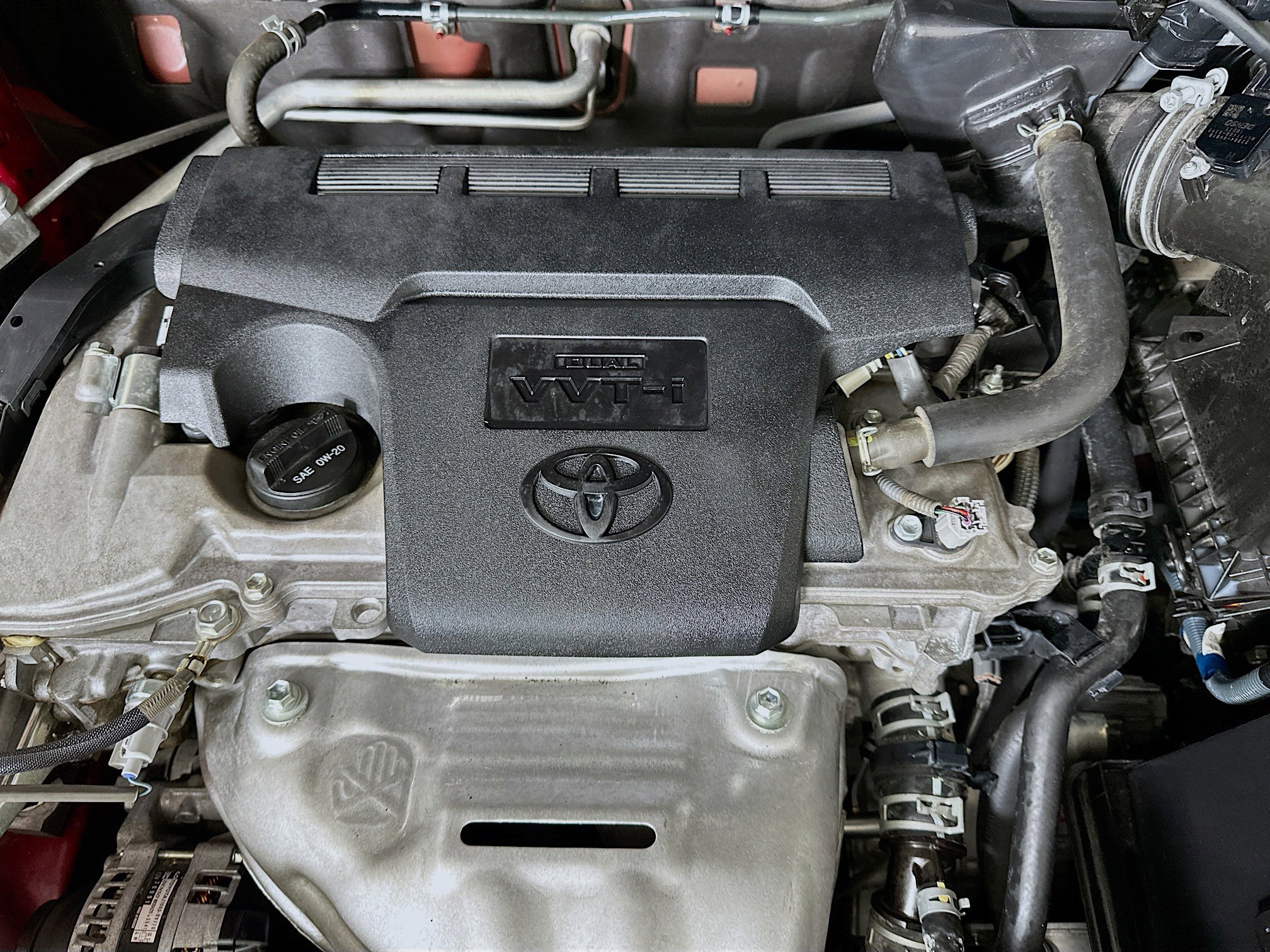 Used 2018 Toyota RAV4 LE w/ Carpet Mat Package image 30