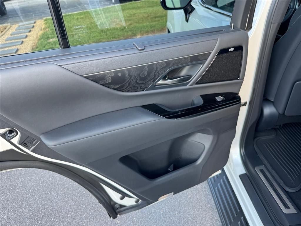 Used 2023 Lexus LX 600 4WD w/ Accessory Package (Z1) image 14