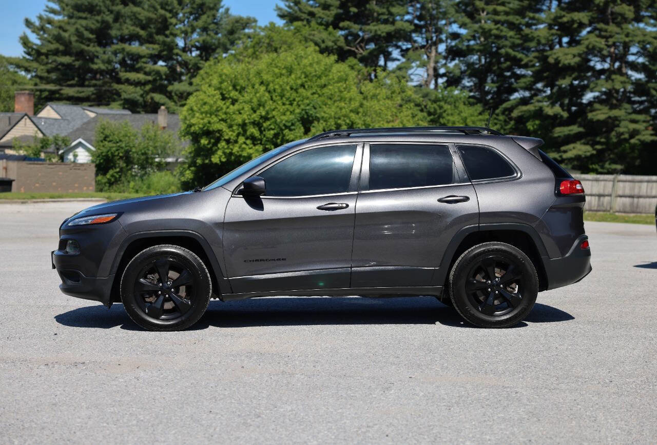 Used 2017 Jeep Cherokee High Altitude AWD/4WD image 2