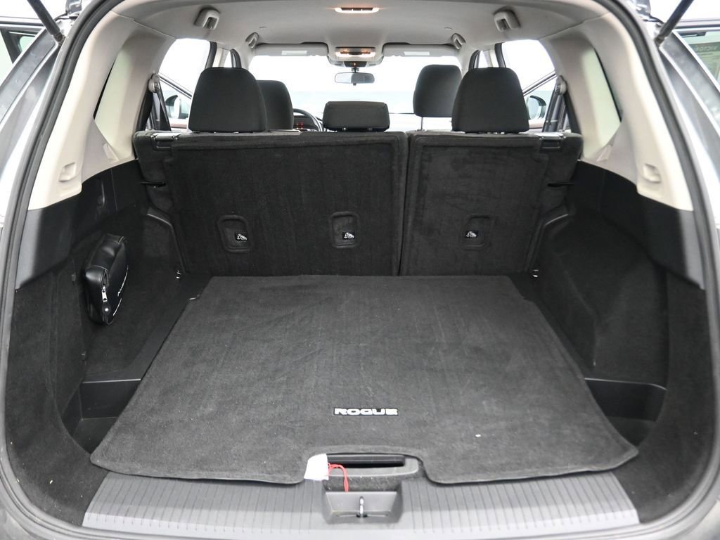 Used 2023 Nissan Rogue SV image 14