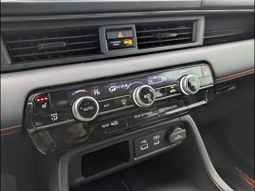 Used 2025 Honda Pilot TrailSport image 18