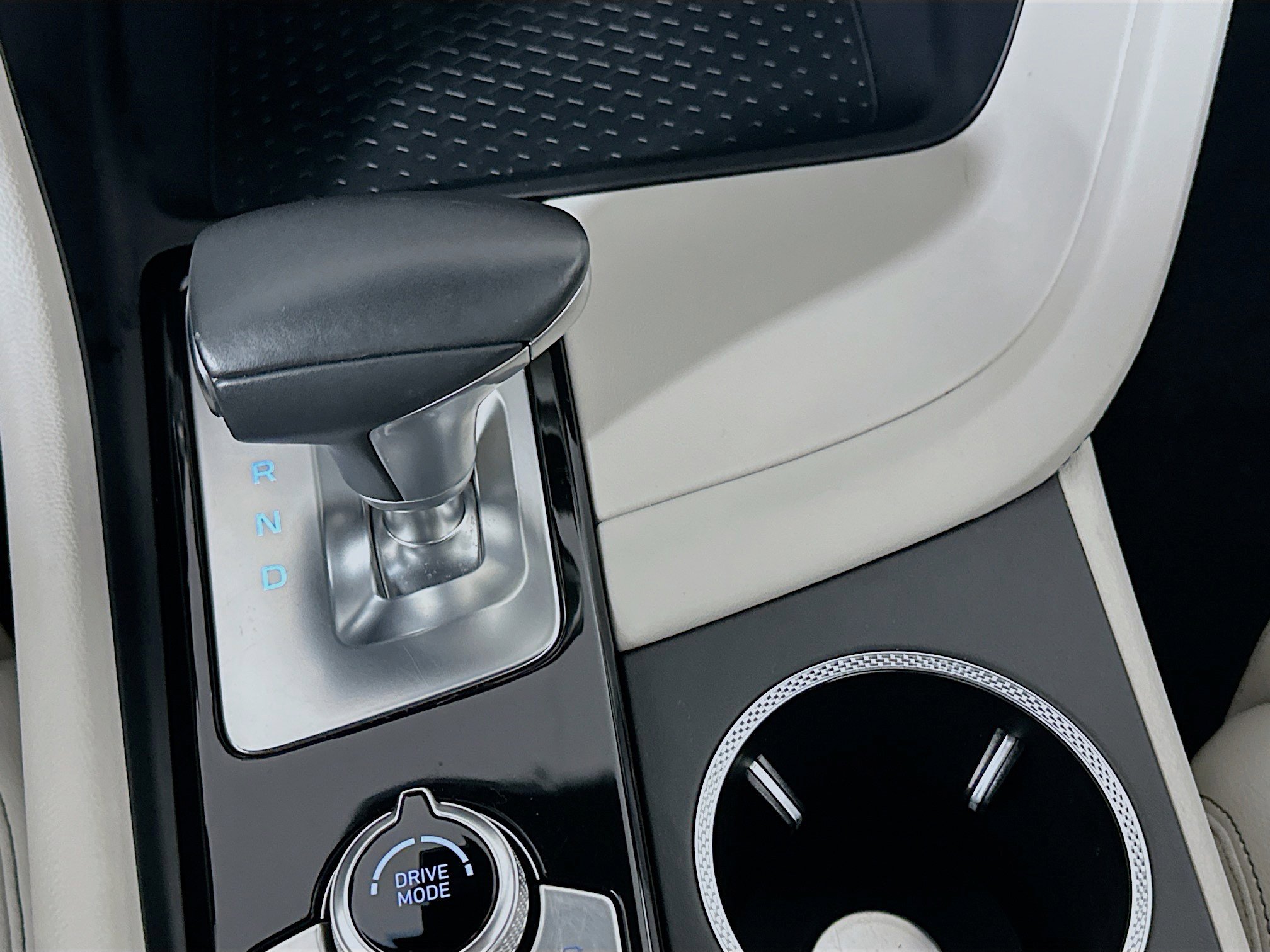 Used 2025 Genesis G70 2.5T image 25