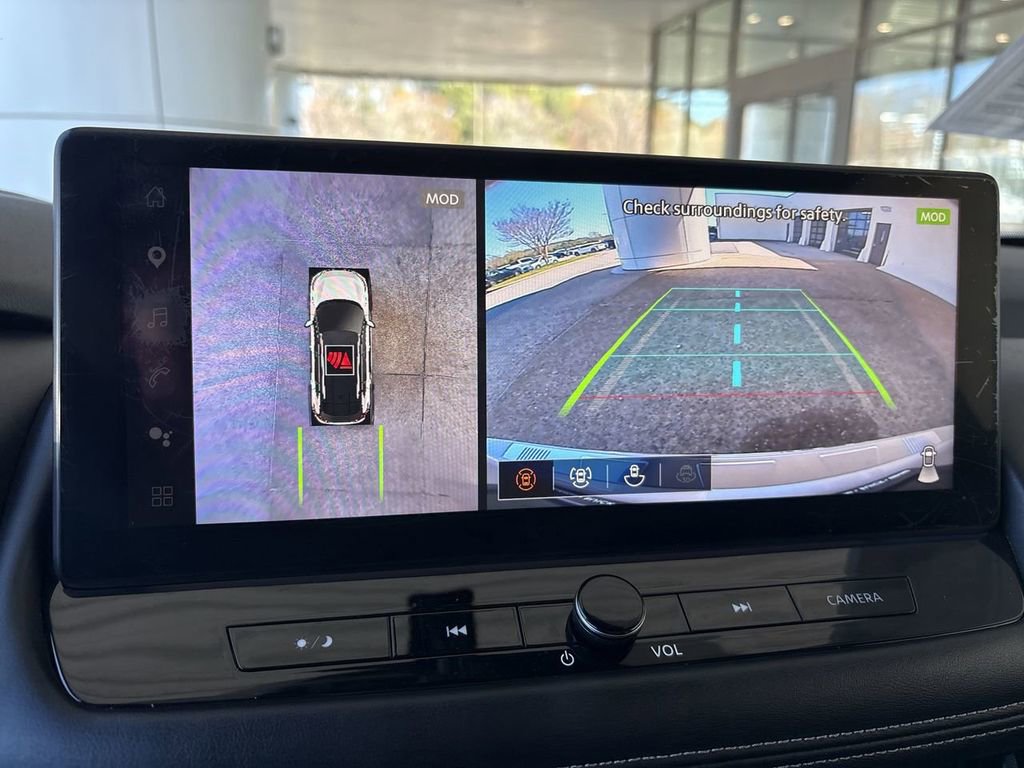 Used 2025 Nissan Rogue Platinum w/ Platinum Premium Package image 15