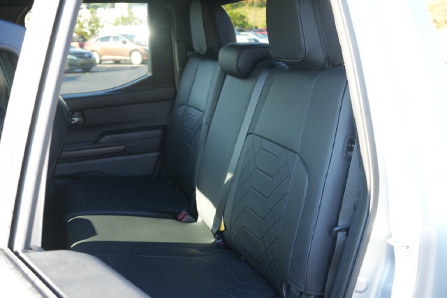 Used 2025 Toyota Tacoma TRD Sport AWD/4WD image 15