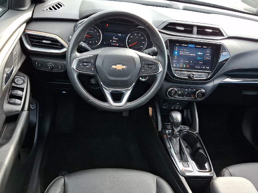 Used 2023 Chevrolet TrailBlazer ACTIV w/ Sun and Liftgate Package AWD/4WD image 2