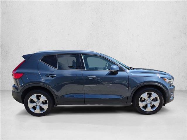 Used 2021 Volvo XC40 T5 Momentum w/ Protection Package Premier AWD/4WD image 4