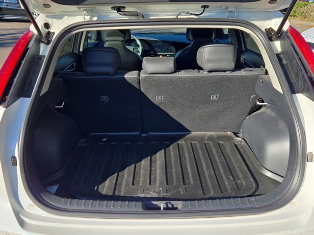 Used 2023 Kia Niro EX Touring image 8