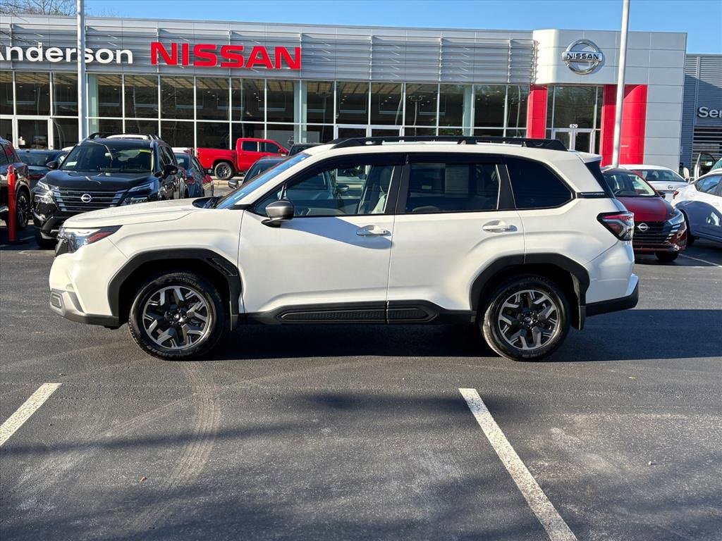 Used 2025 Subaru Forester Premium w/ Convenience Package #2 image 5