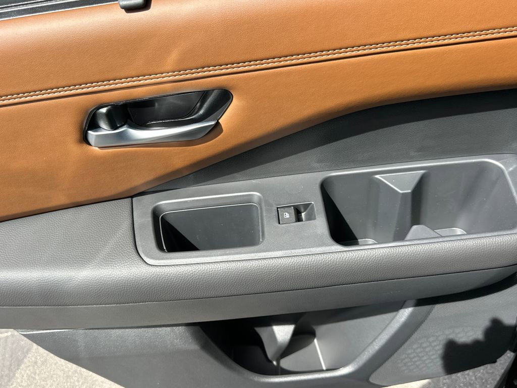 New 2026 Nissan Pathfinder Platinum AWD/4WD image 16