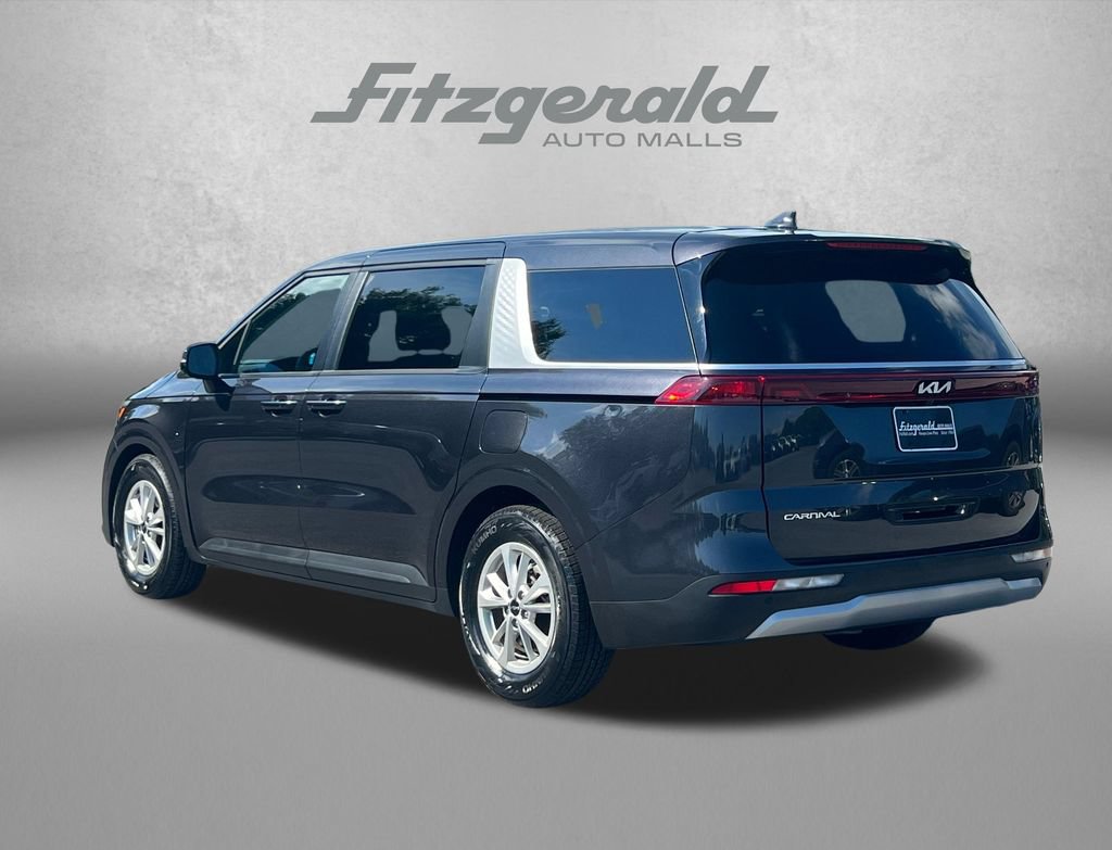 Used 2024 Kia Carnival LX FWD image 9