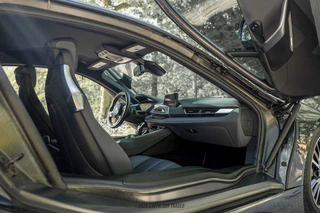 Used 2015 BMW i8 AWD/4WD image 31