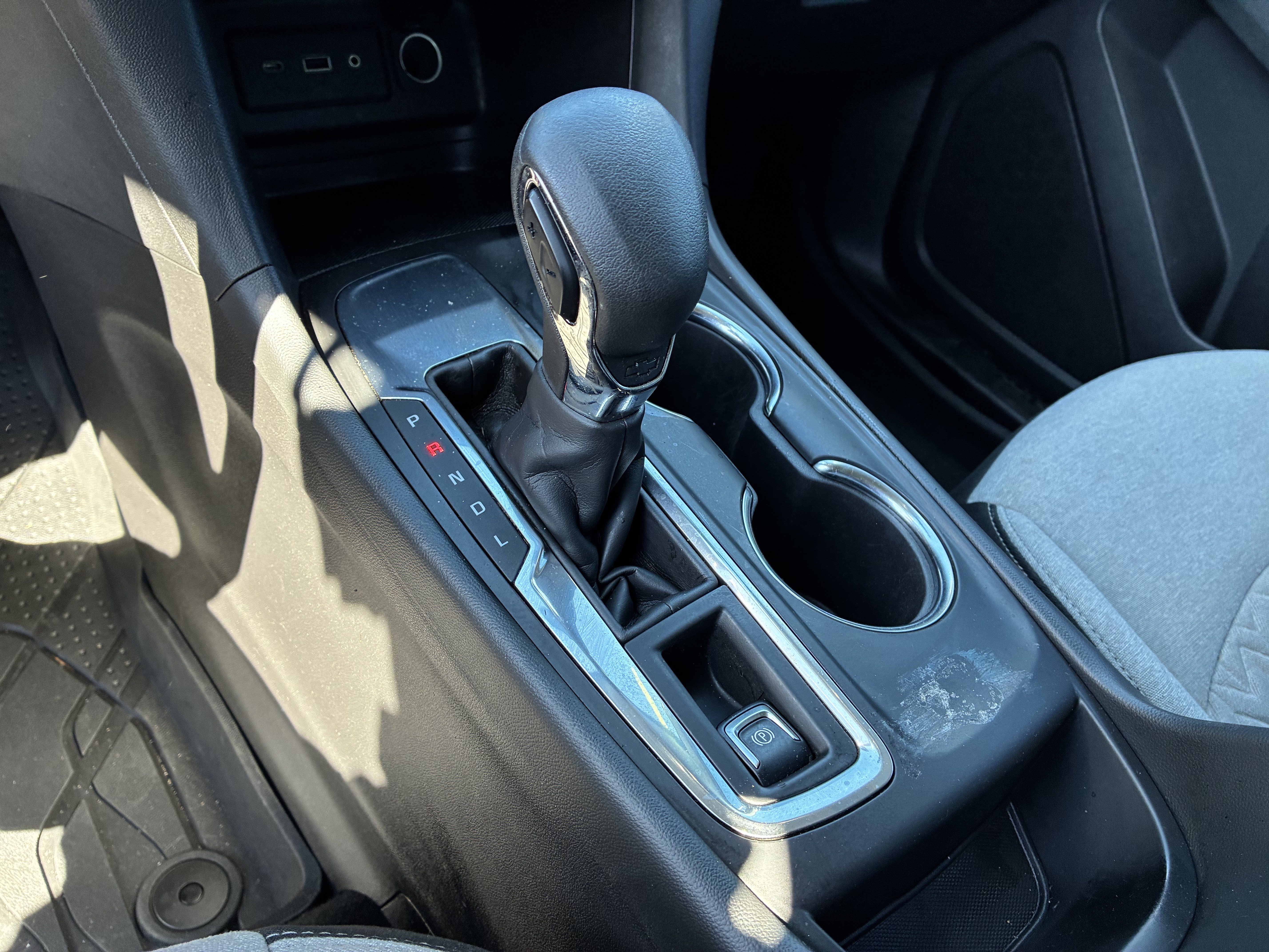 Used 2023 Chevrolet Equinox LS FWD image 33