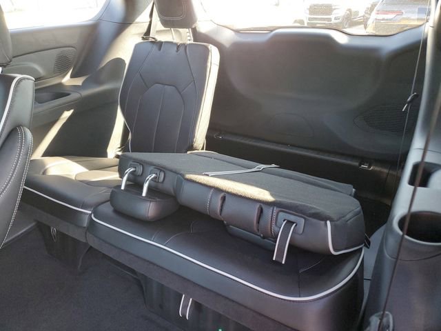 New 2026 Chrysler Pacifica Limited w/ S Appearance Package image 17