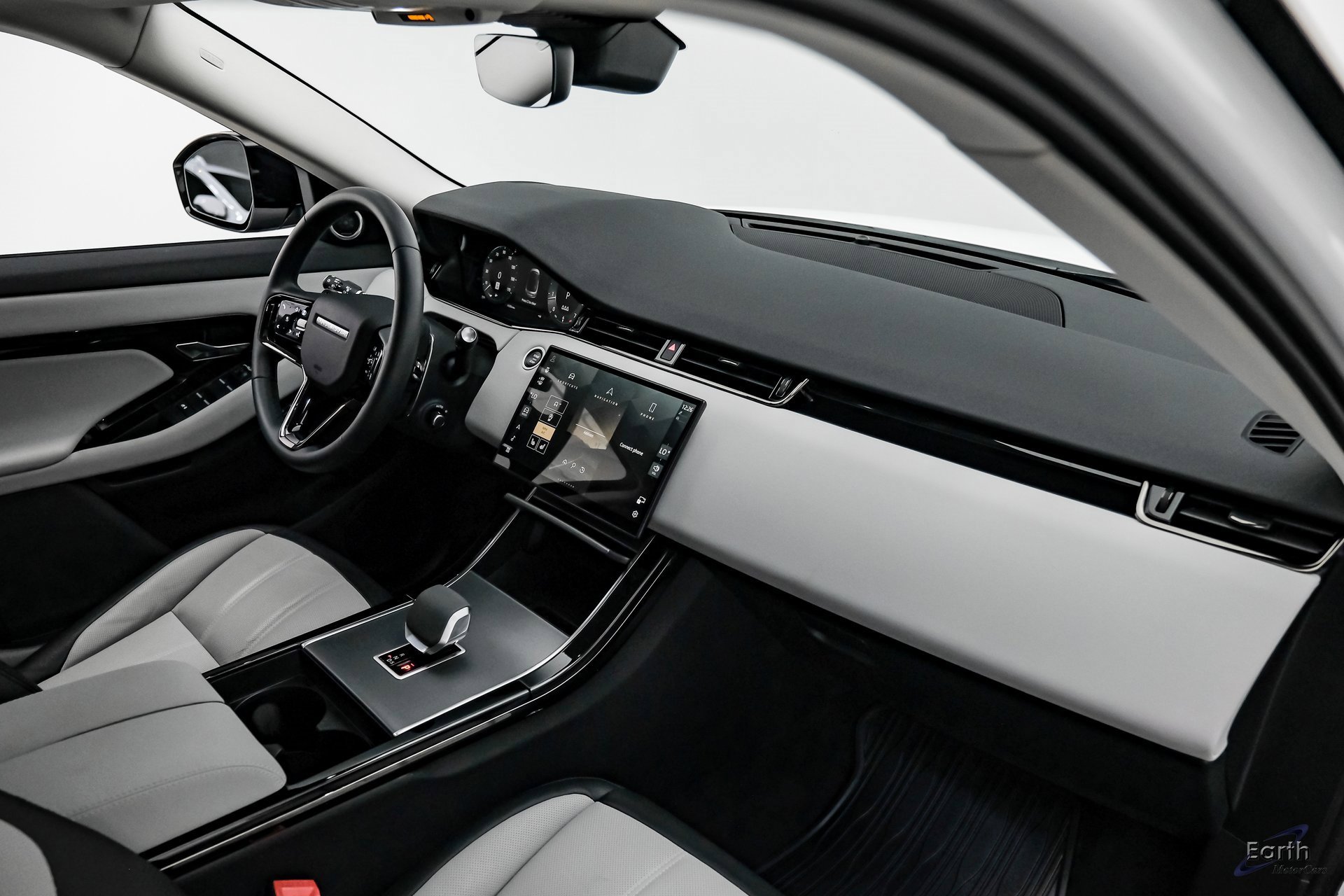 Used 2024 Land Rover Range Rover Evoque Dynamic SE image 41