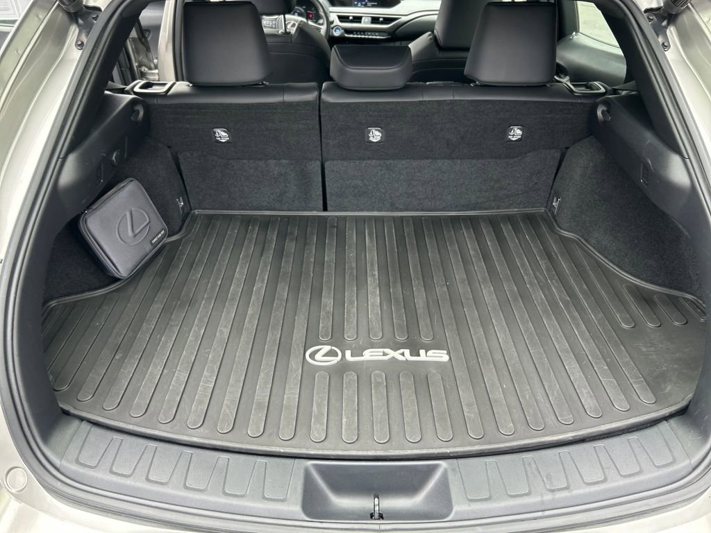 Used 2022 Lexus UX 250h w/ Premium Package AWD/4WD image 22