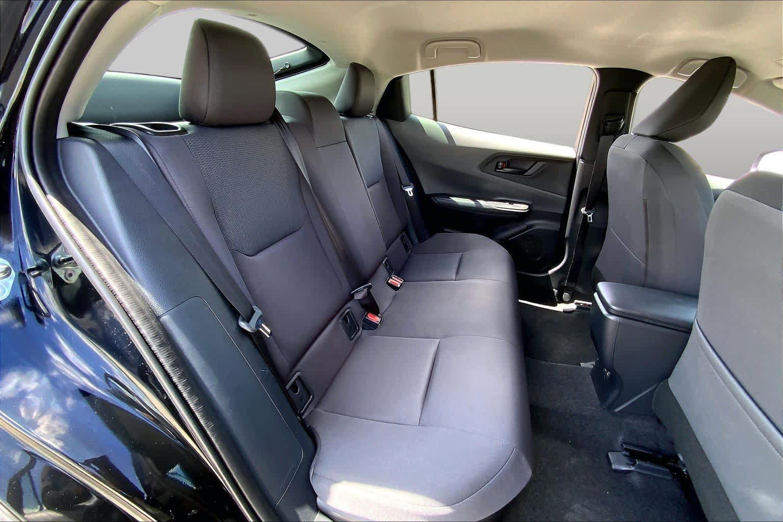 Used 2026 Toyota Prius LE FWD image 19
