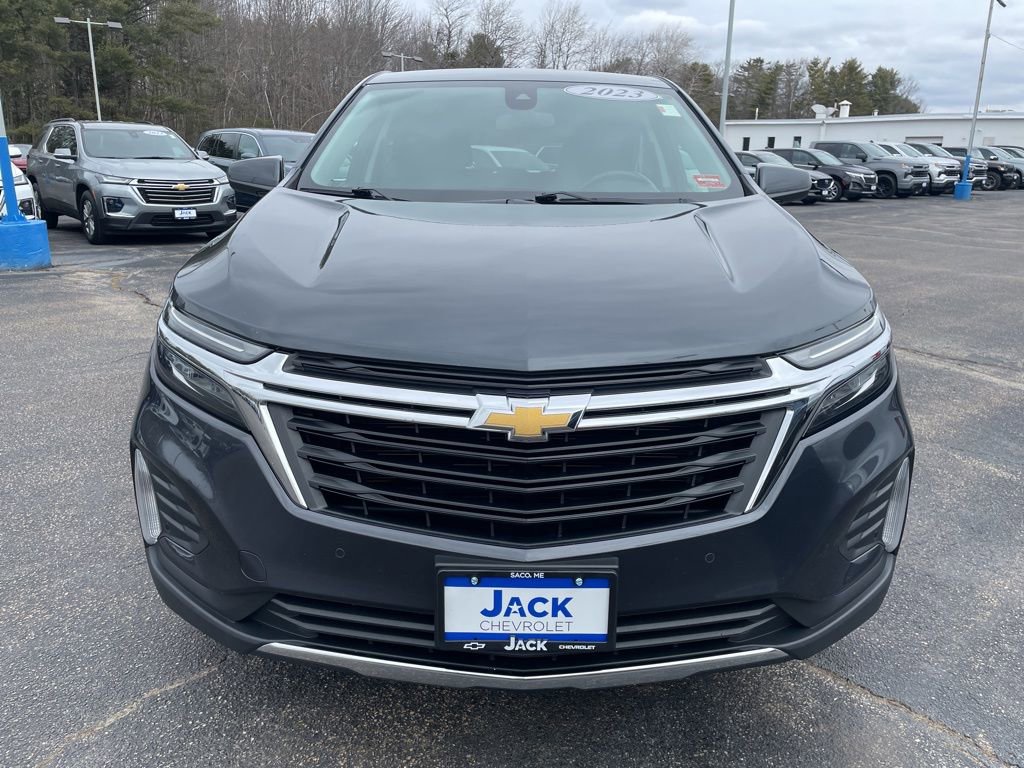 Used 2023 Chevrolet Equinox LT w/ Driver Convenience Package AWD/4WD image 2