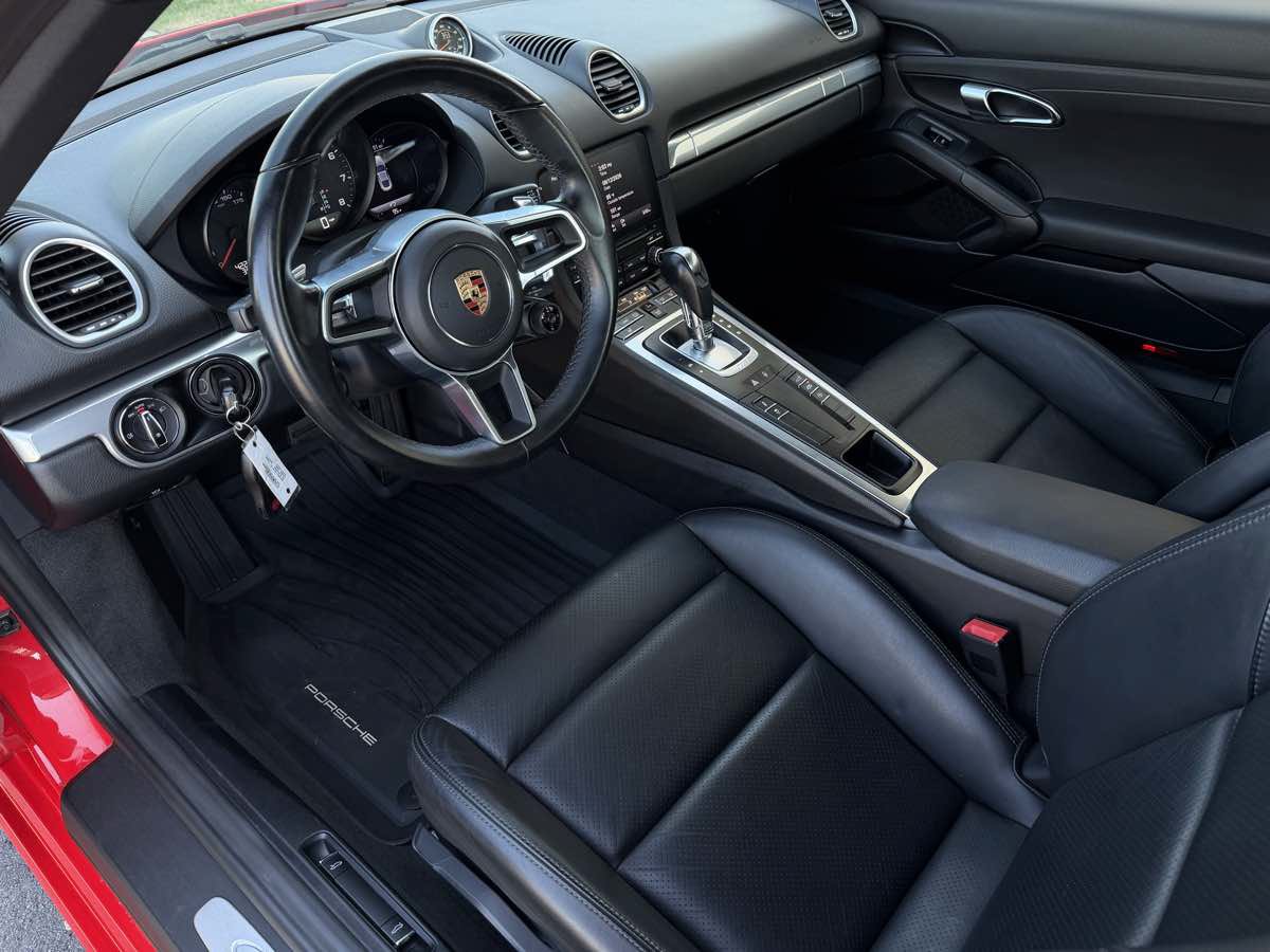Used 2019 Porsche 718 Cayman RWD image 15