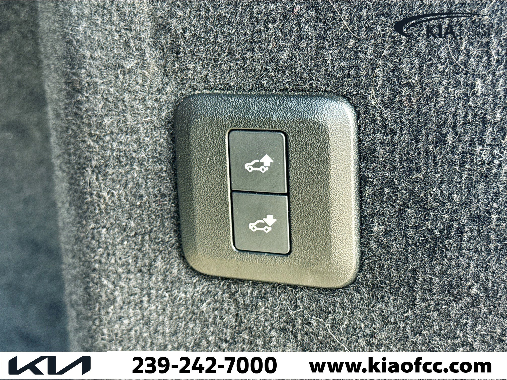 Used 2021 Land Rover Range Rover Sport HST image 13