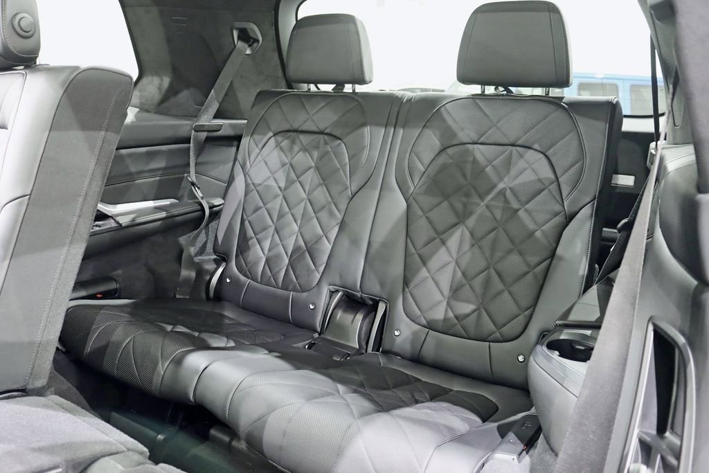 Used 2023 BMW X7 xDrive40i w/ Executive Package image 31