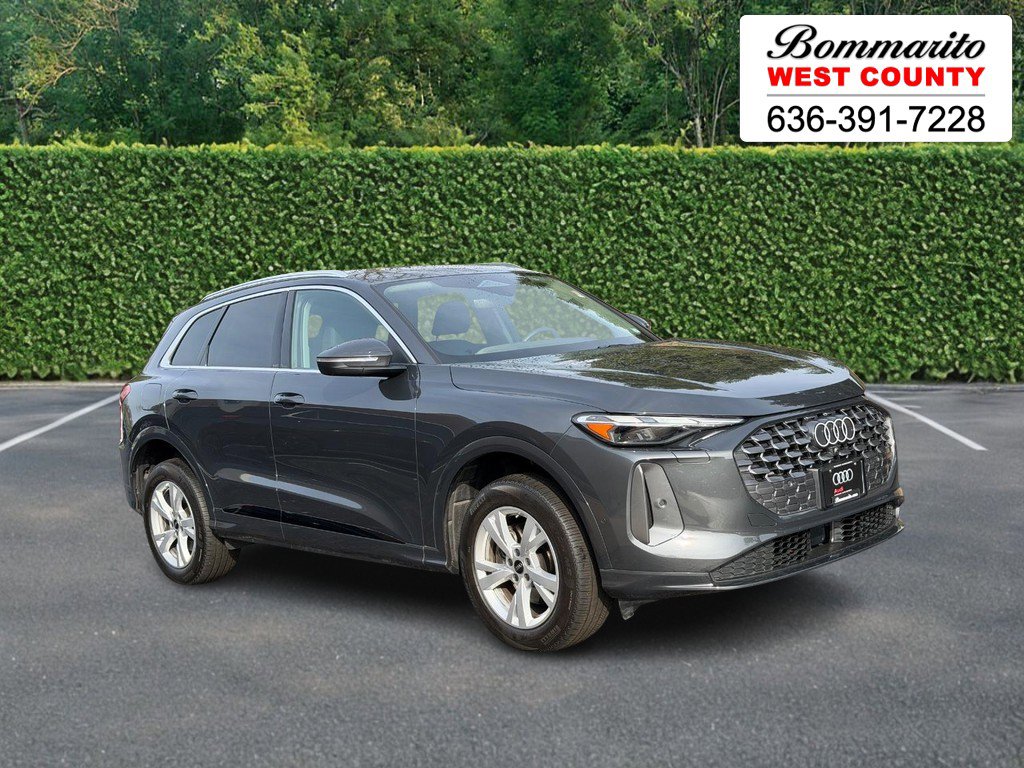Used 2025 Audi Q5 Premium w/ Convenience Package image 1