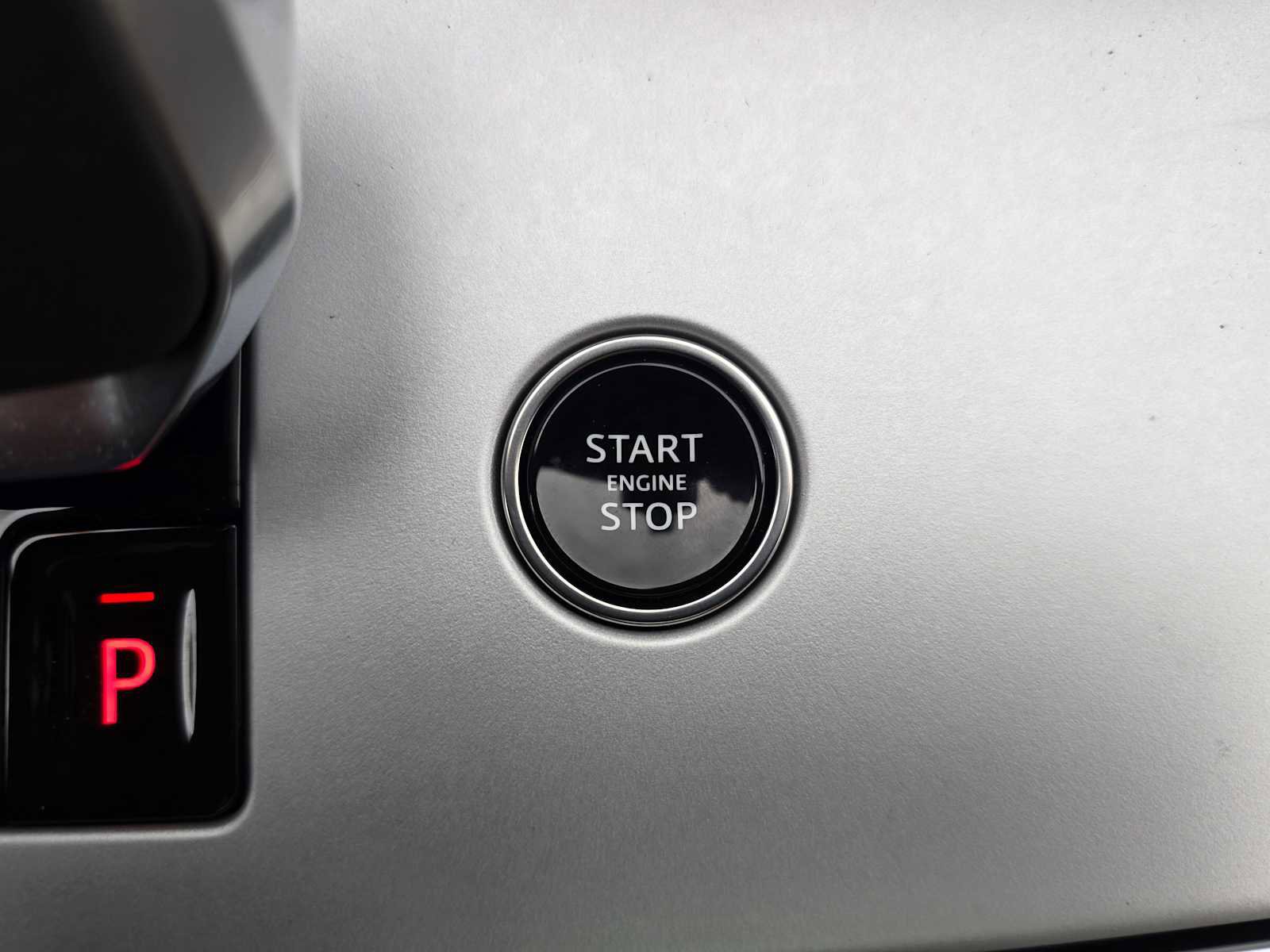New 2025 Land Rover Range Rover SE image 34