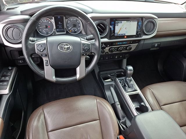 Used 2016 Toyota Tacoma Limited w/ Towing Package image 2